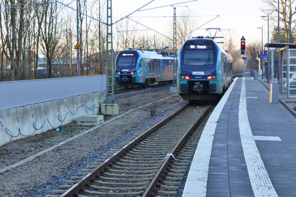 Bahnhof Tönning – ein Bildervergleich 1999 – 2025